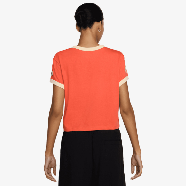 Nike W NSW CLUB SS TEE MOTO RGR 