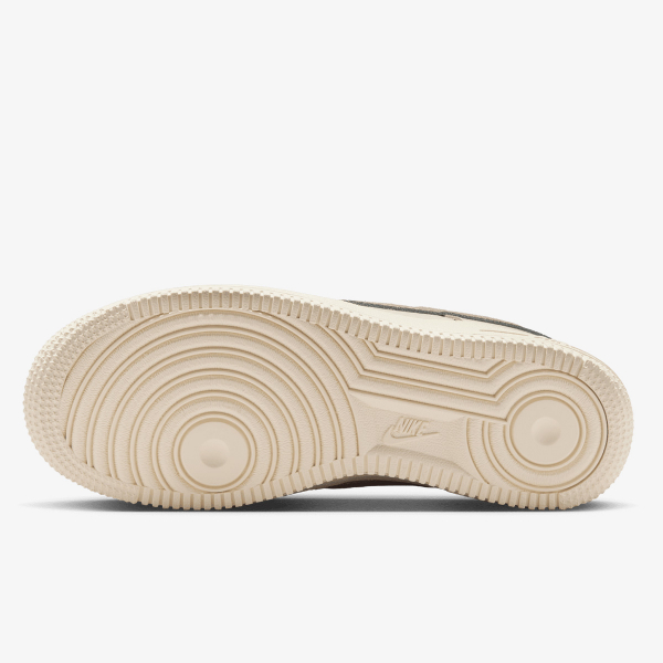 Nike Air Force 1 LV8 1 
