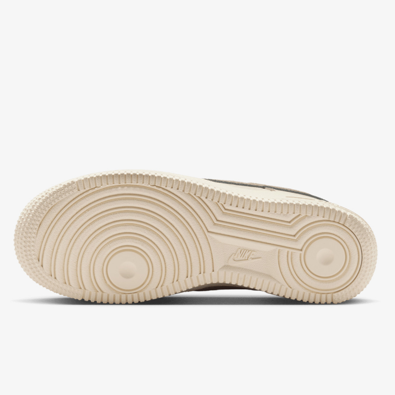 Nike Air Force 1 LV8 1 