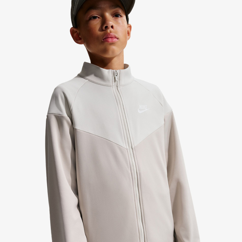Nike Sportswear 