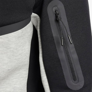 Nike Tech
