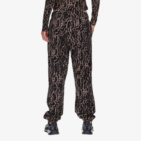 Nike Sportswear Phoenix