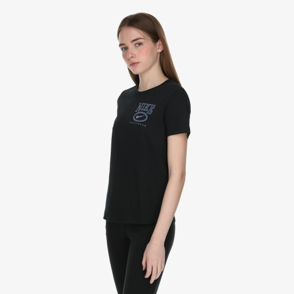 Nike Sportswear Club 