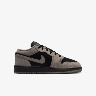 Nike Air Jordan 1 Low SE 