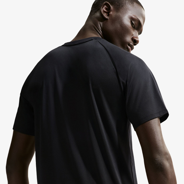 M NK DFADV FLY NIKE STRIDE SS 