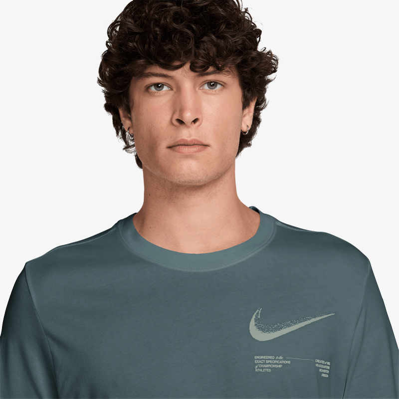 M NK DF TEE STD HBR SU26 