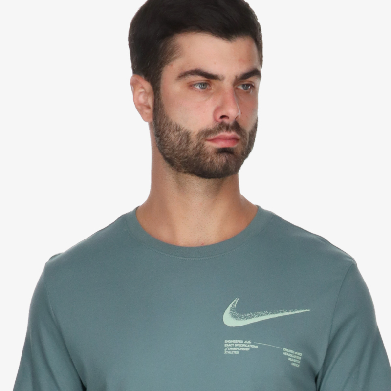 Nike T-shirt 