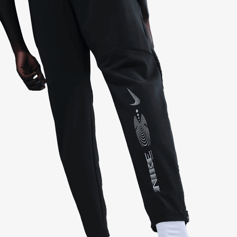 Nike Dri-FIT Stride Energy 