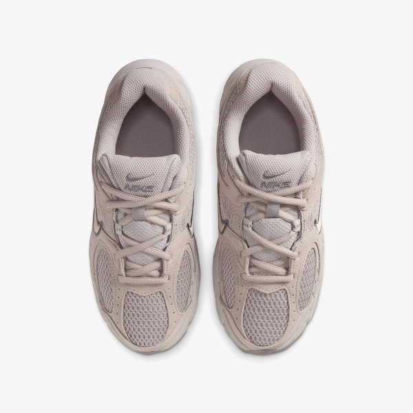Nike V5 Runner 