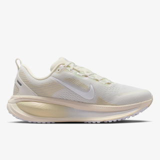 Nike Vomero 18 ESS 