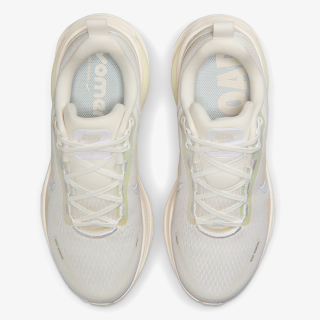 Nike Vomero 18 ESS 