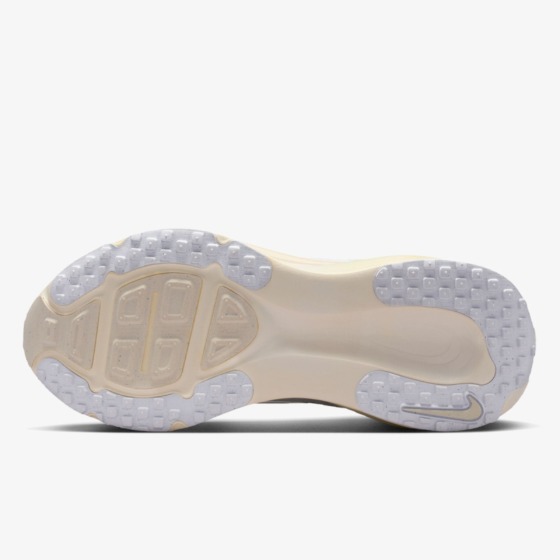 Nike Vomero 18 ESS 