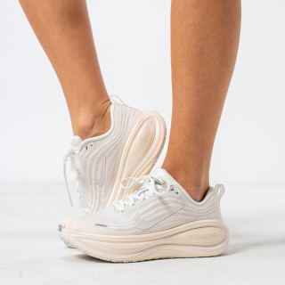 Nike Vomero Plus 