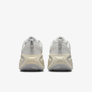 NIKE VOMERO PLUS EMEA 