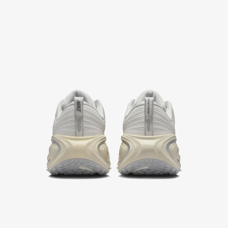 NIKE VOMERO PLUS EMEA 