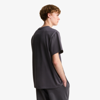 ESSENTIAL CENTER LOGO RELAXED SHORT 