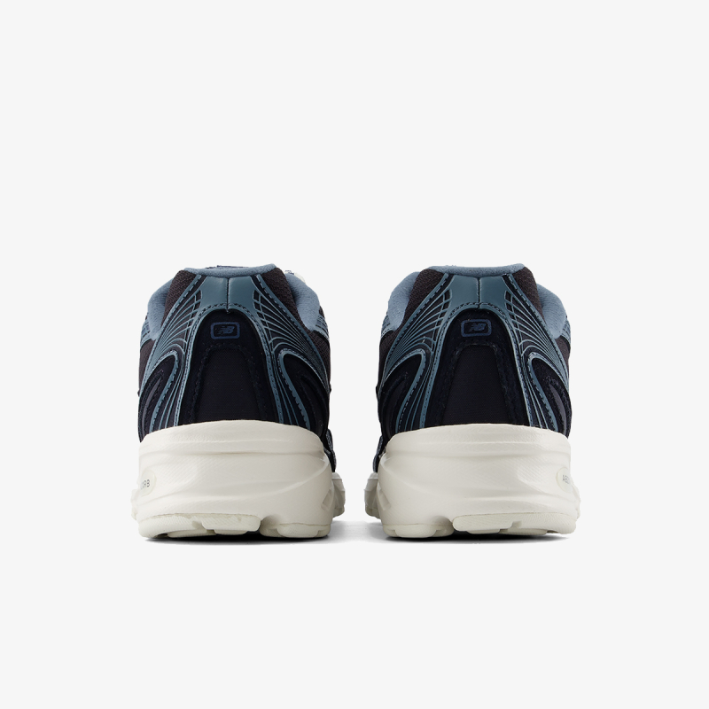 New Balance 740 