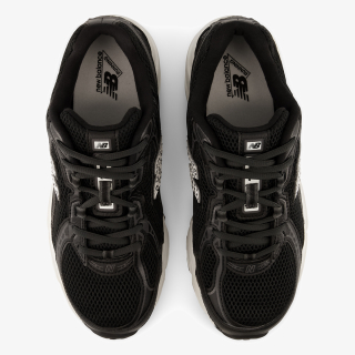 New Balance 740 