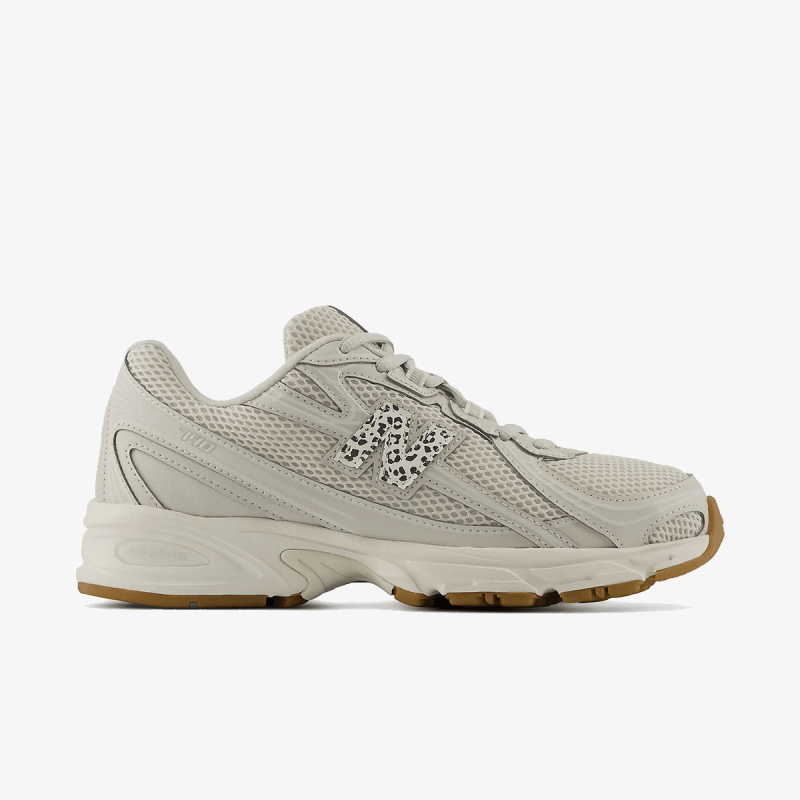 New Balance 740 
