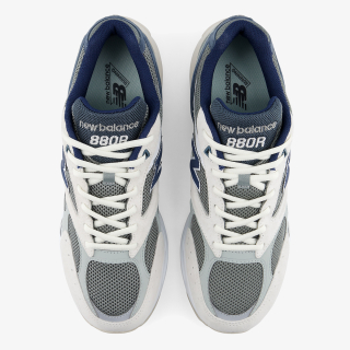 New Balance 880 